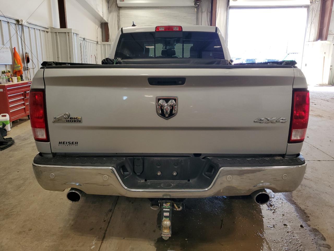 2017 RAM 1500 SLT - Image 6