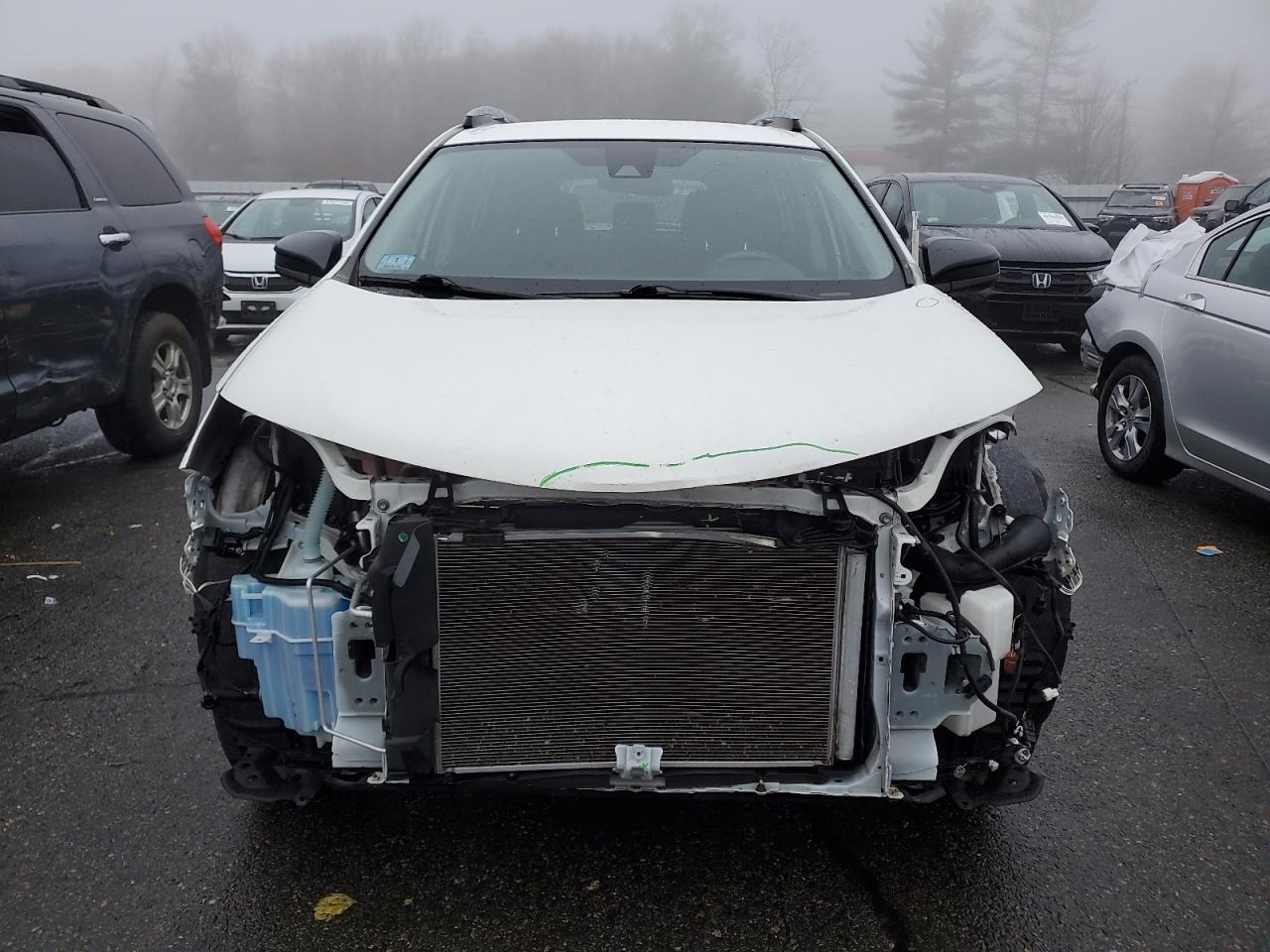 2018 TOYOTA RAV4 LE - Фото 5