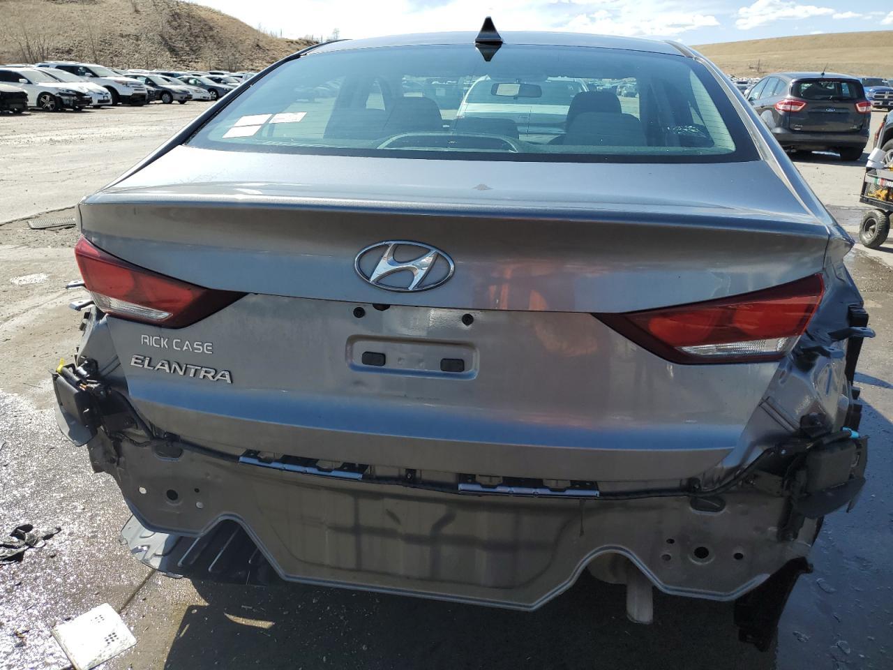 2018 HYUNDAI ELANTRA SE - Фото 6