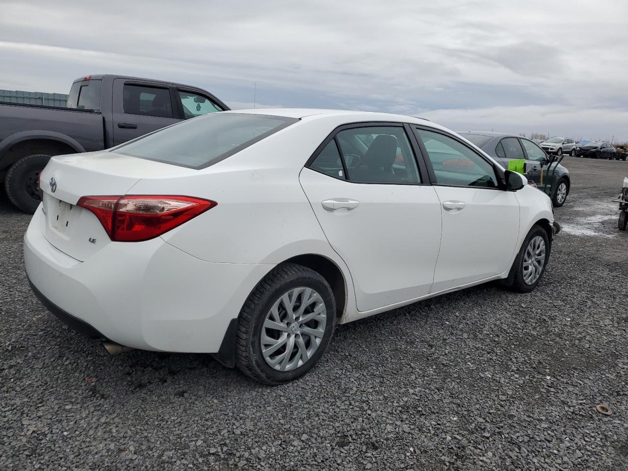 2018 TOYOTA COROLLA L - Фото 3