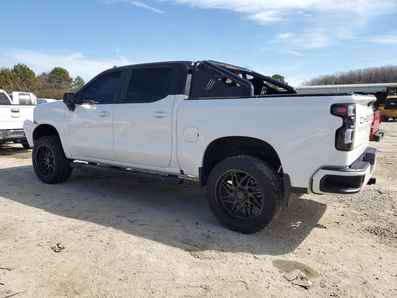 2020 CHEVROLET SILVERADO - Image 2