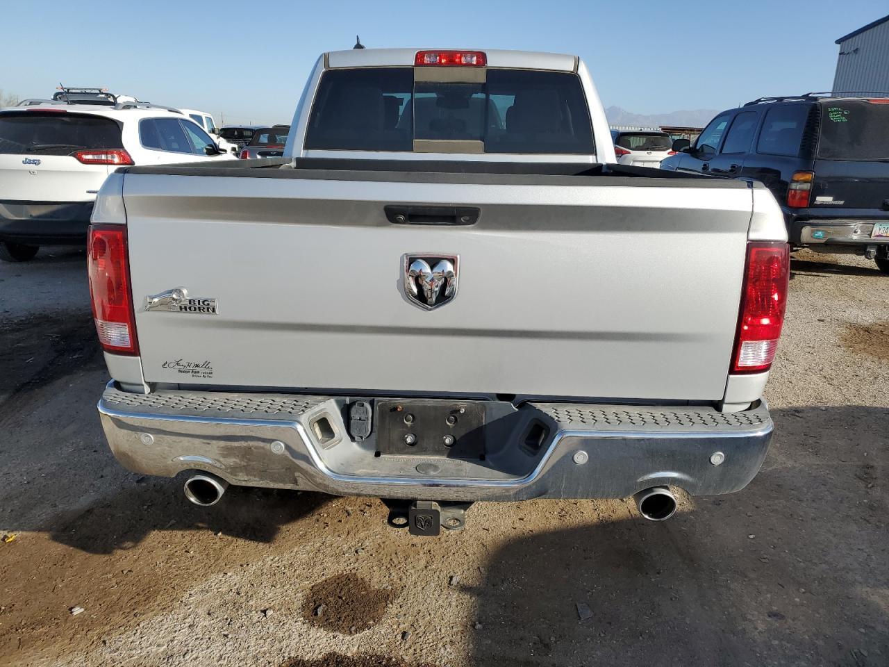 2017 RAM 1500 SLT - Image 6