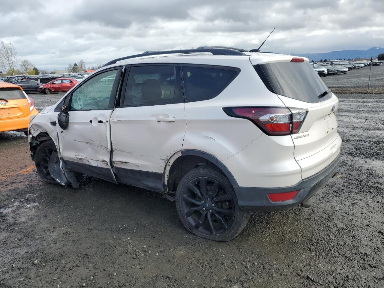 2017 FORD ESCAPE SE - Image 2