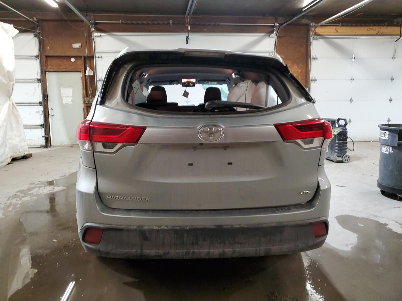 2019 TOYOTA HIGHLANDER - Image 6