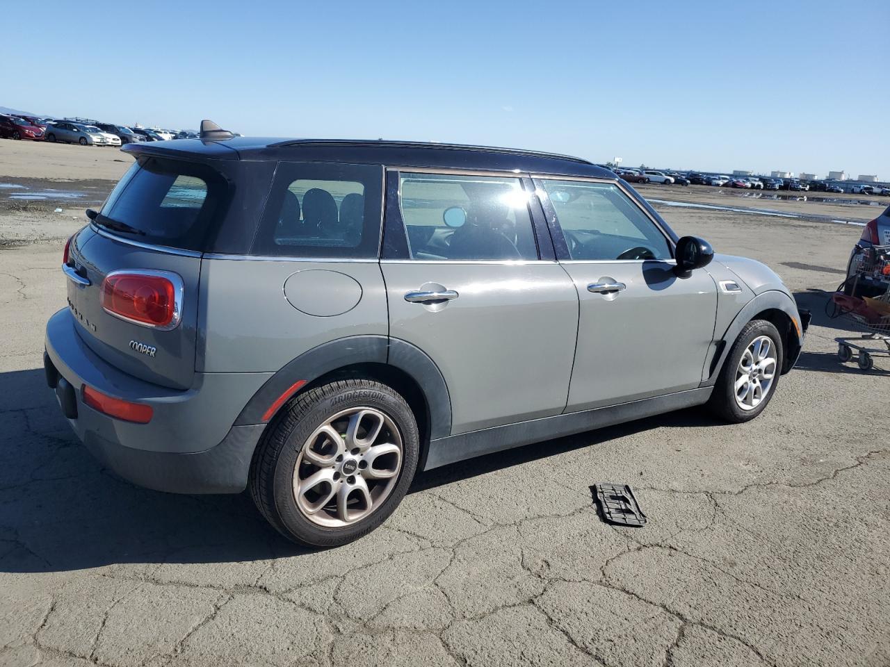 2017 MINI COOPER CLU - Image 3