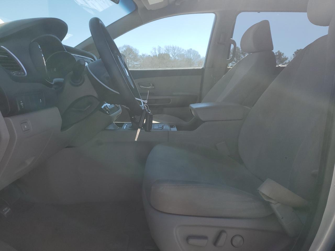 2016 KIA SEDONA LX - Image 7