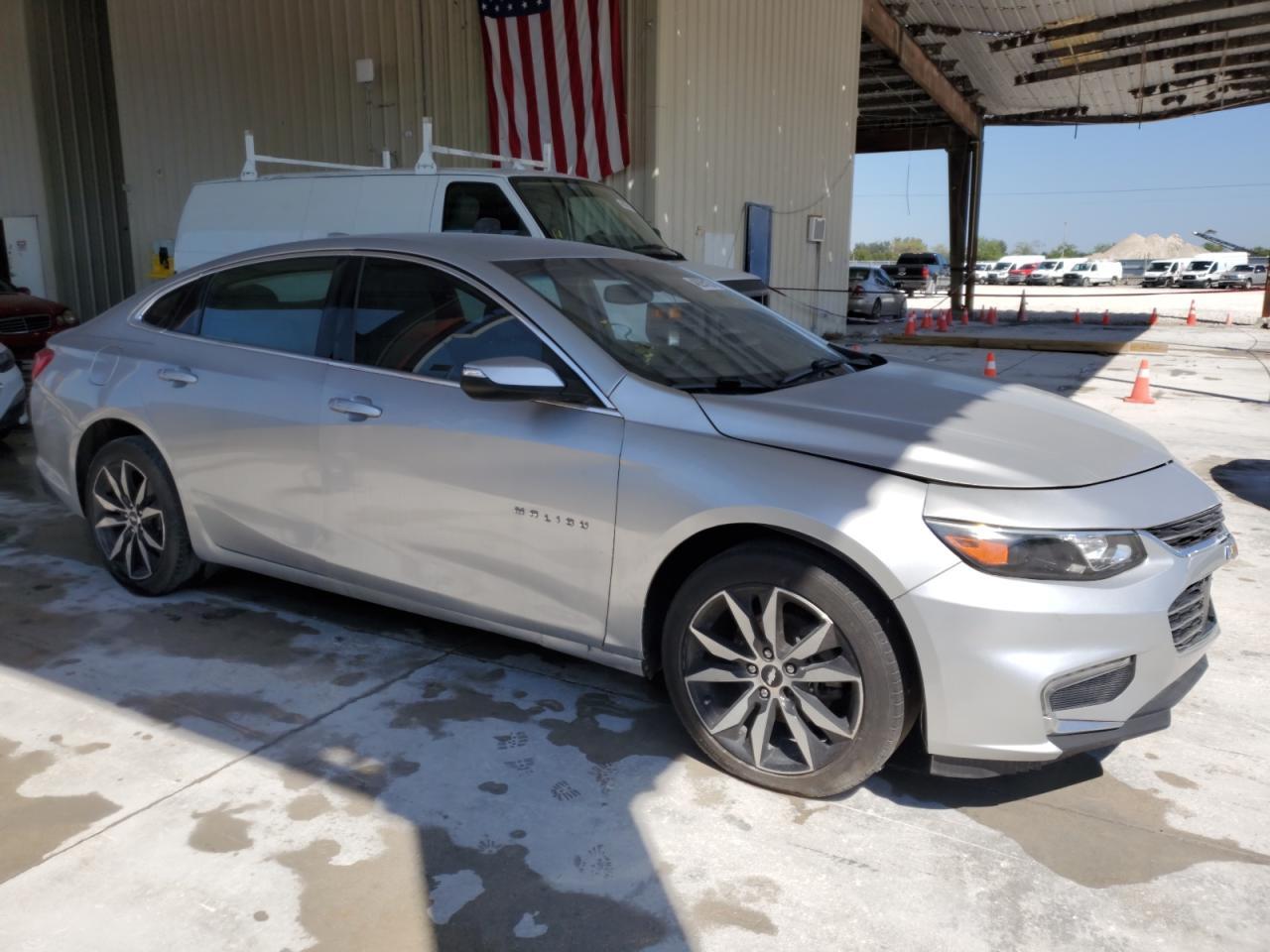 2017 CHEVROLET MALIBU LT - Image 4