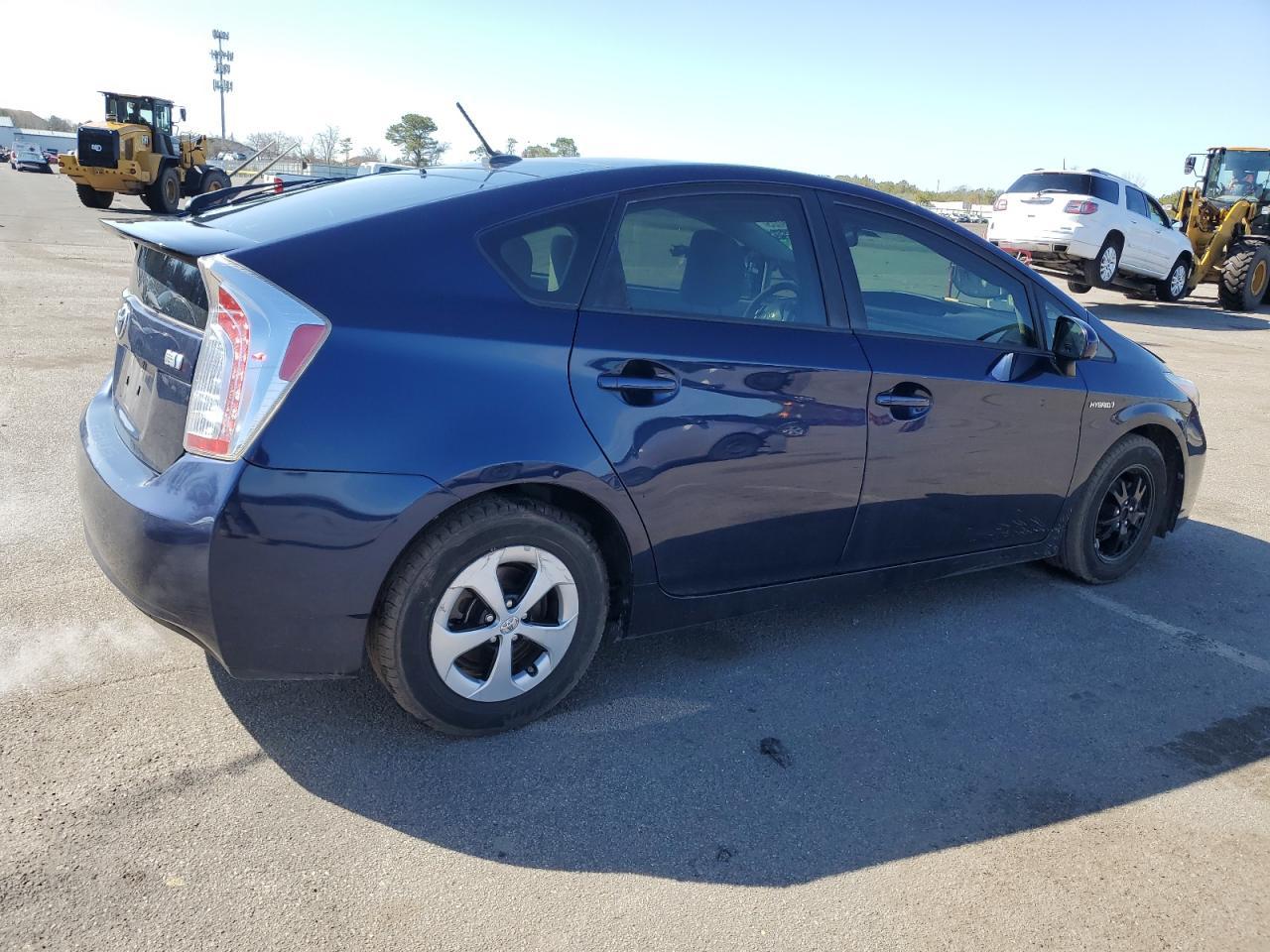 2013 TOYOTA PRIUS - Image 3