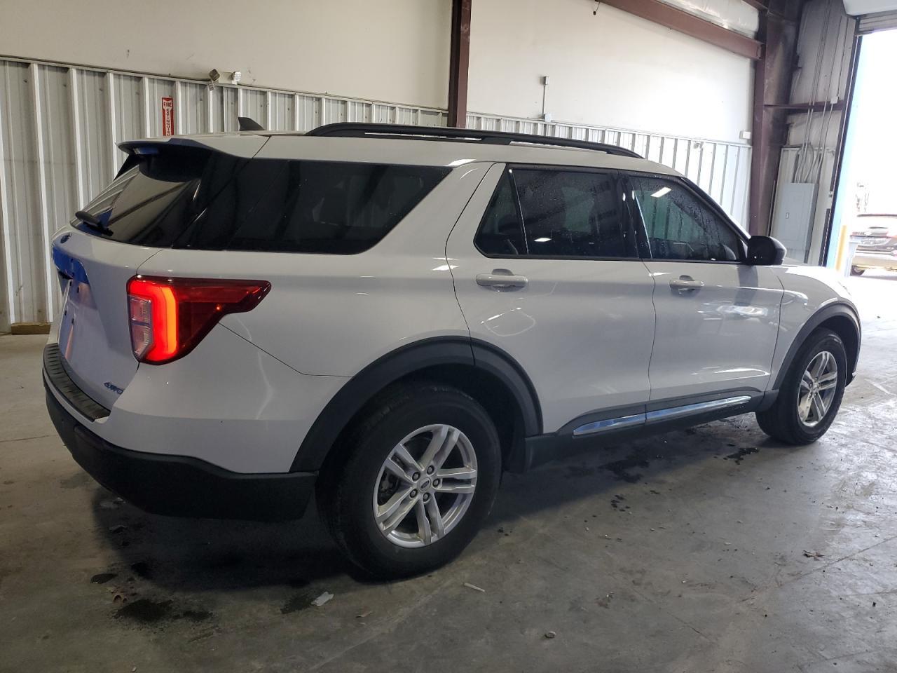 2022 FORD EXPLORER X - Фото 3
