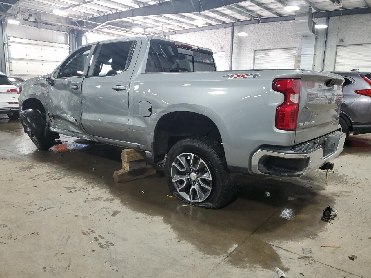 2023 CHEVROLET SILVERADO - Image 2