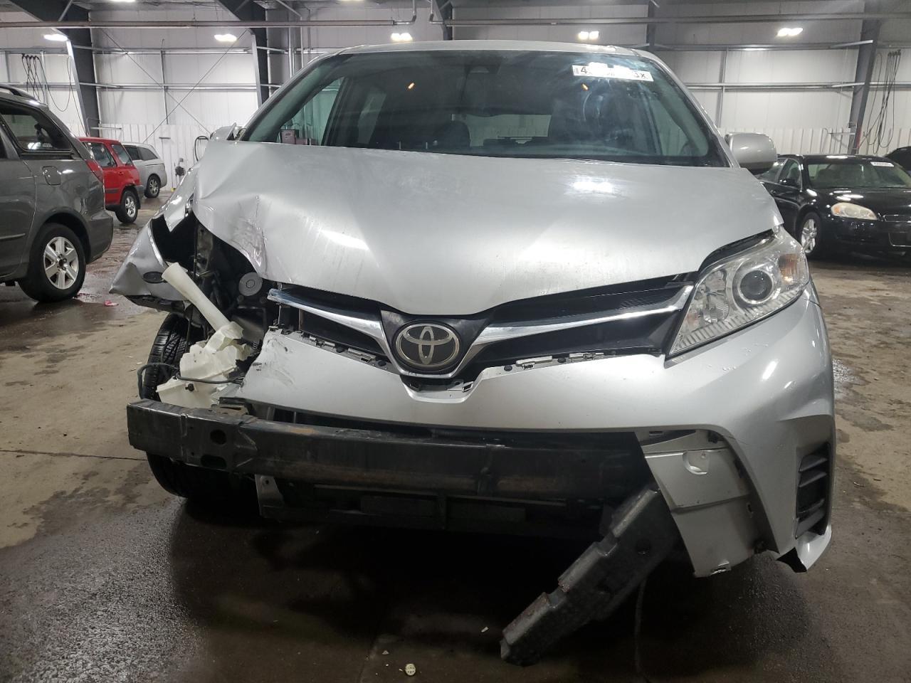 2019 TOYOTA SIENNA LE - Image 5