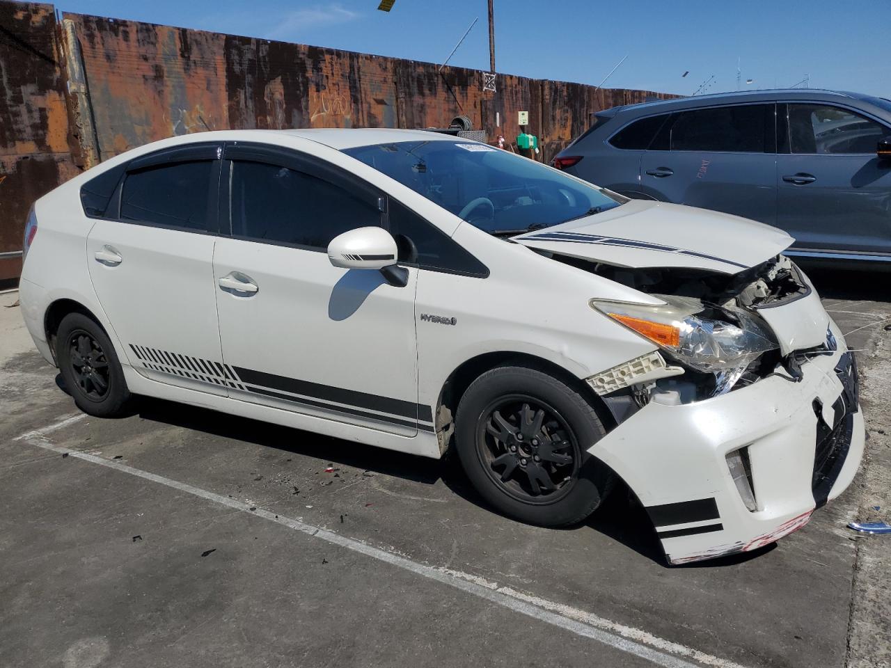 2015 TOYOTA PRIUS - Image 4