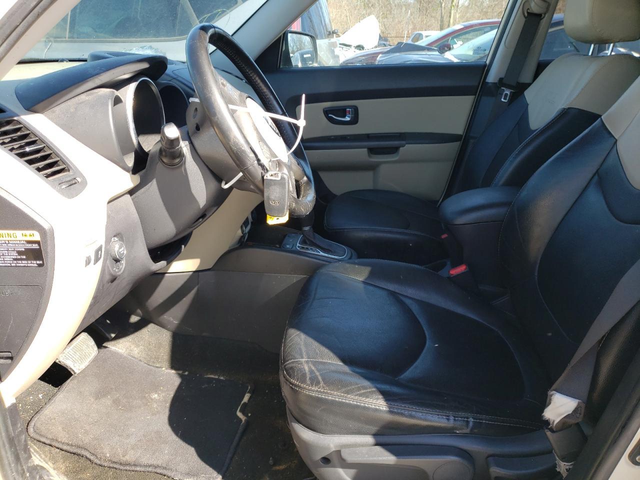 2013 KIA SOUL + - Image 7