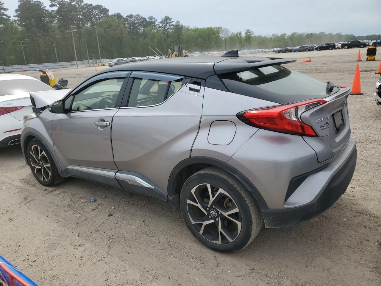 2019 TOYOTA C-HR XLE - Фото 2