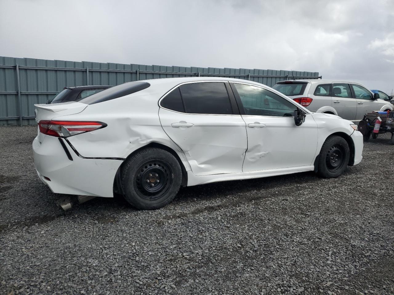 2018 TOYOTA CAMRY L - Фото 3