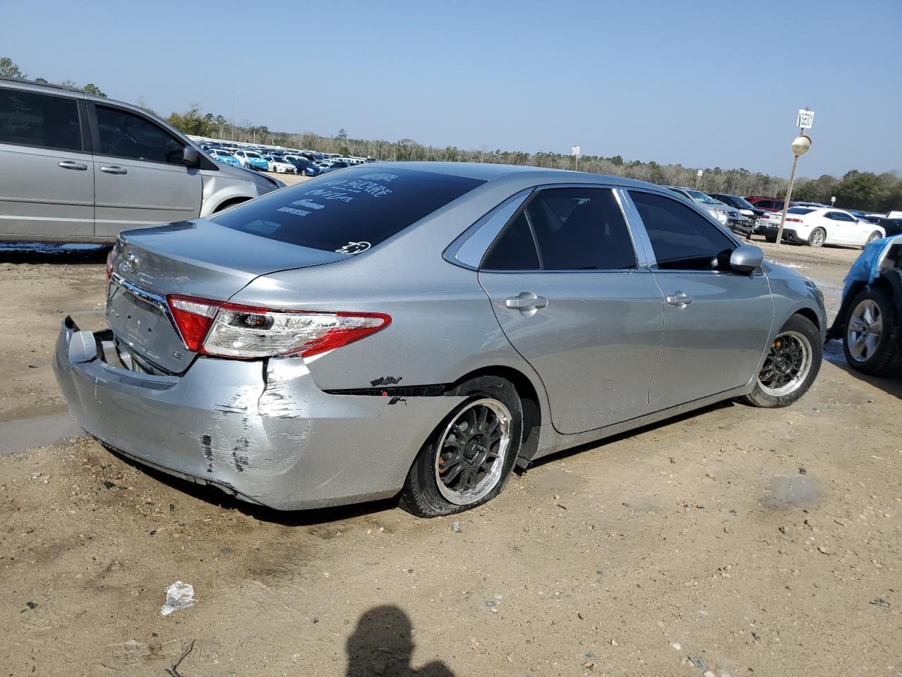 2015 TOYOTA CAMRY LE - Фото 3