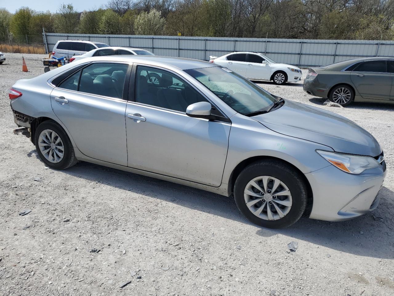 2017 TOYOTA CAMRY LE - Фото 4