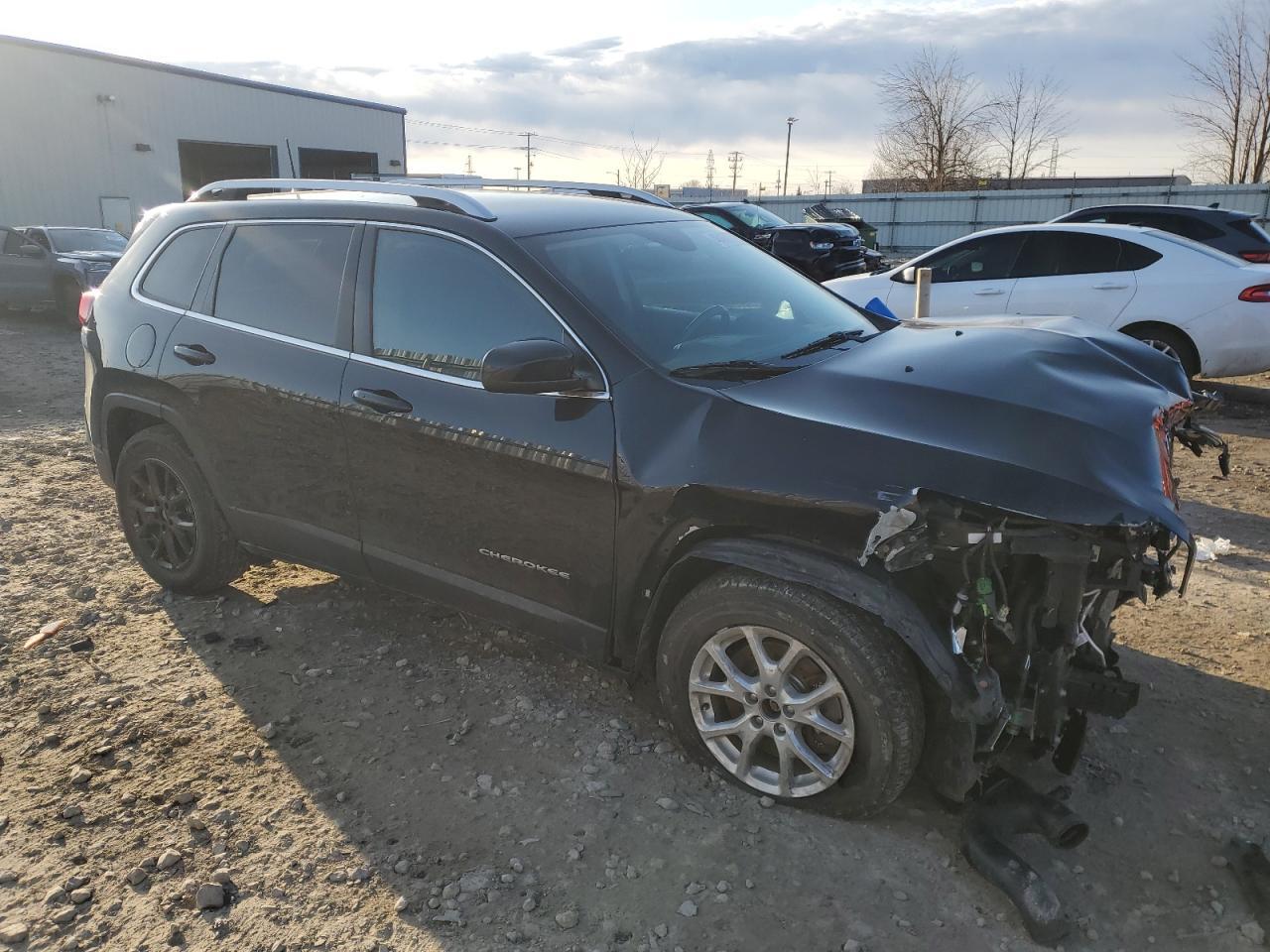 2017 JEEP CHEROKEE L - Image 4