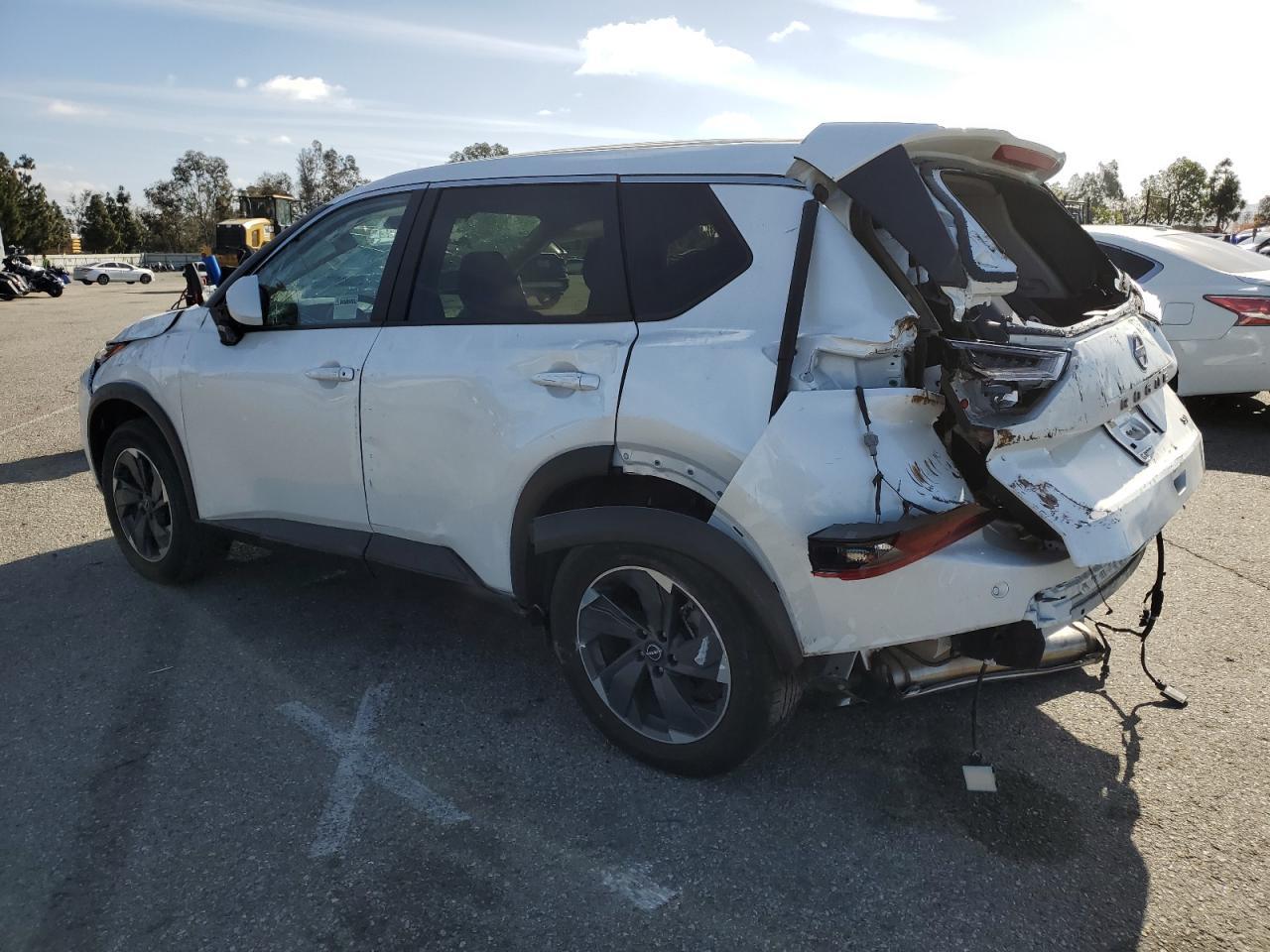 2024 NISSAN ROGUE SV - Image 2