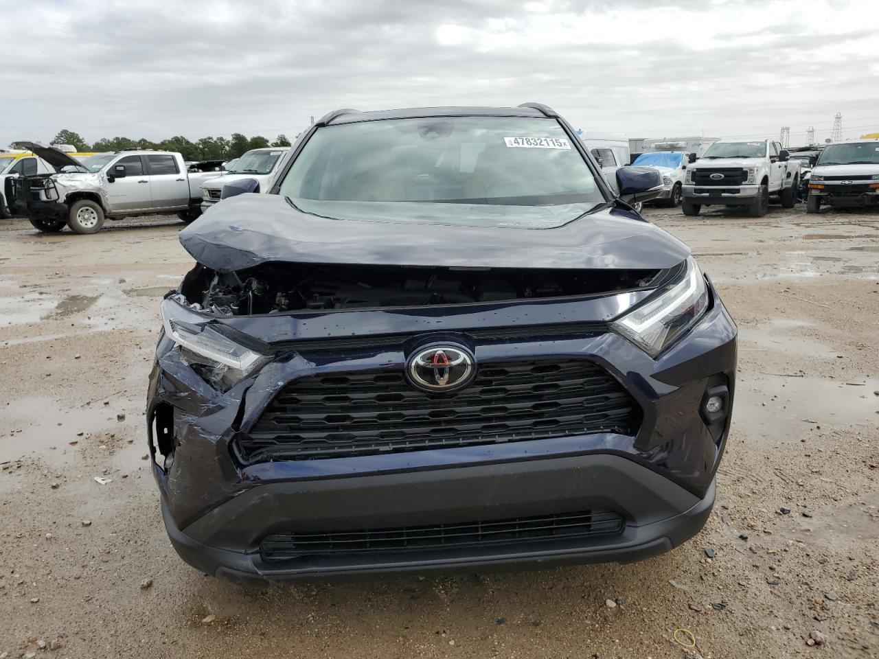 2022 TOYOTA RAV4 XLE P - Image 5