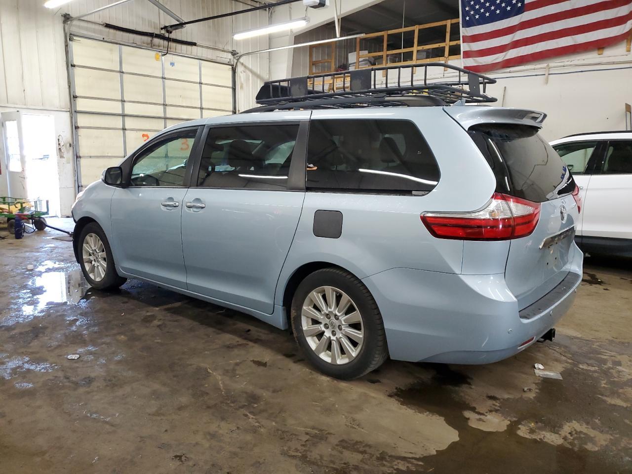 2015 TOYOTA SIENNA XLE - Фото 2