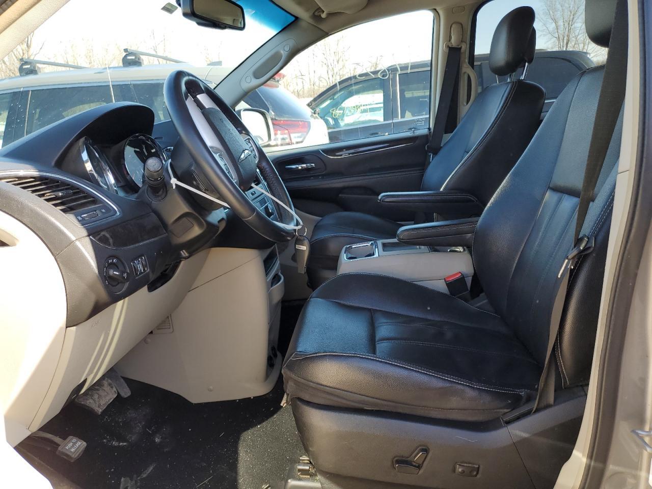 2014 CHRYSLER TOWN & COU - Image 7