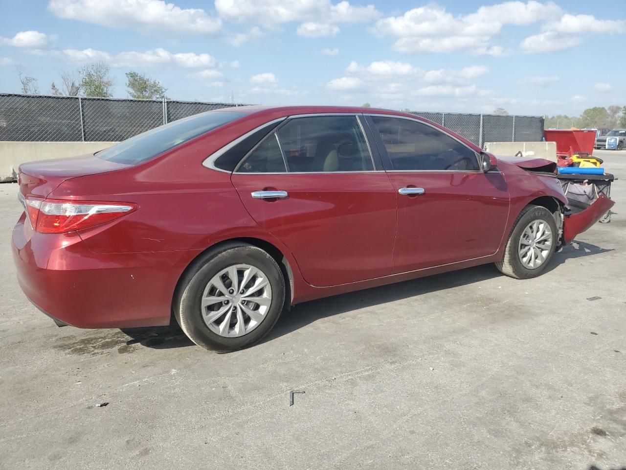 2017 TOYOTA CAMRY LE - Фото 3