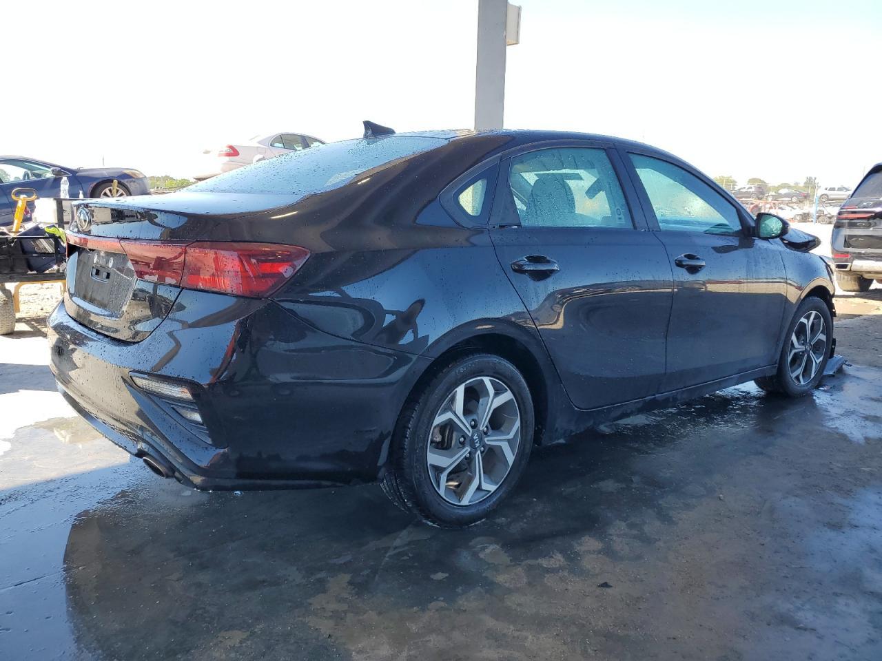 2021 KIA FORTE FE - Image 3