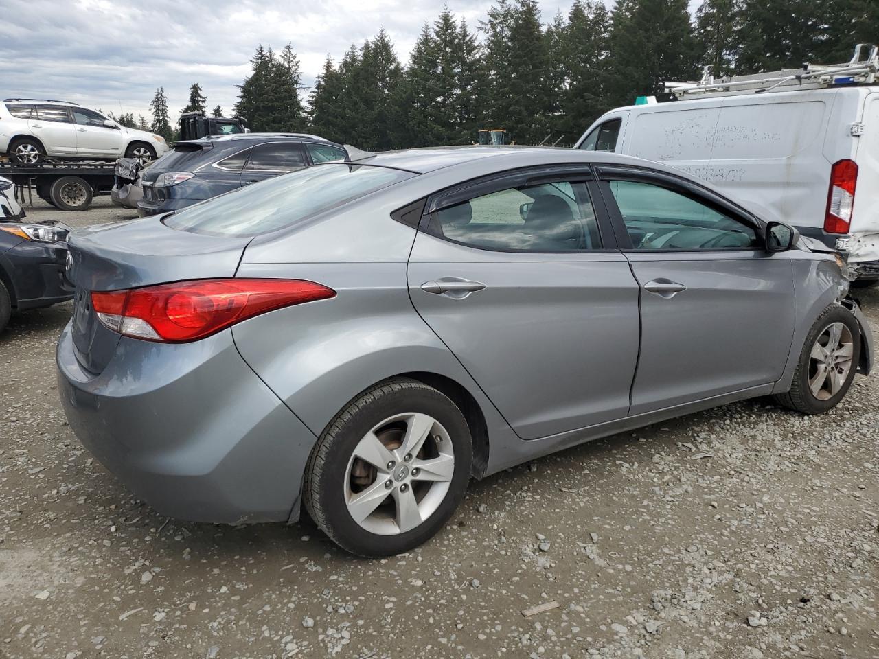 2013 HYUNDAI ELANTRA GL - Image 3