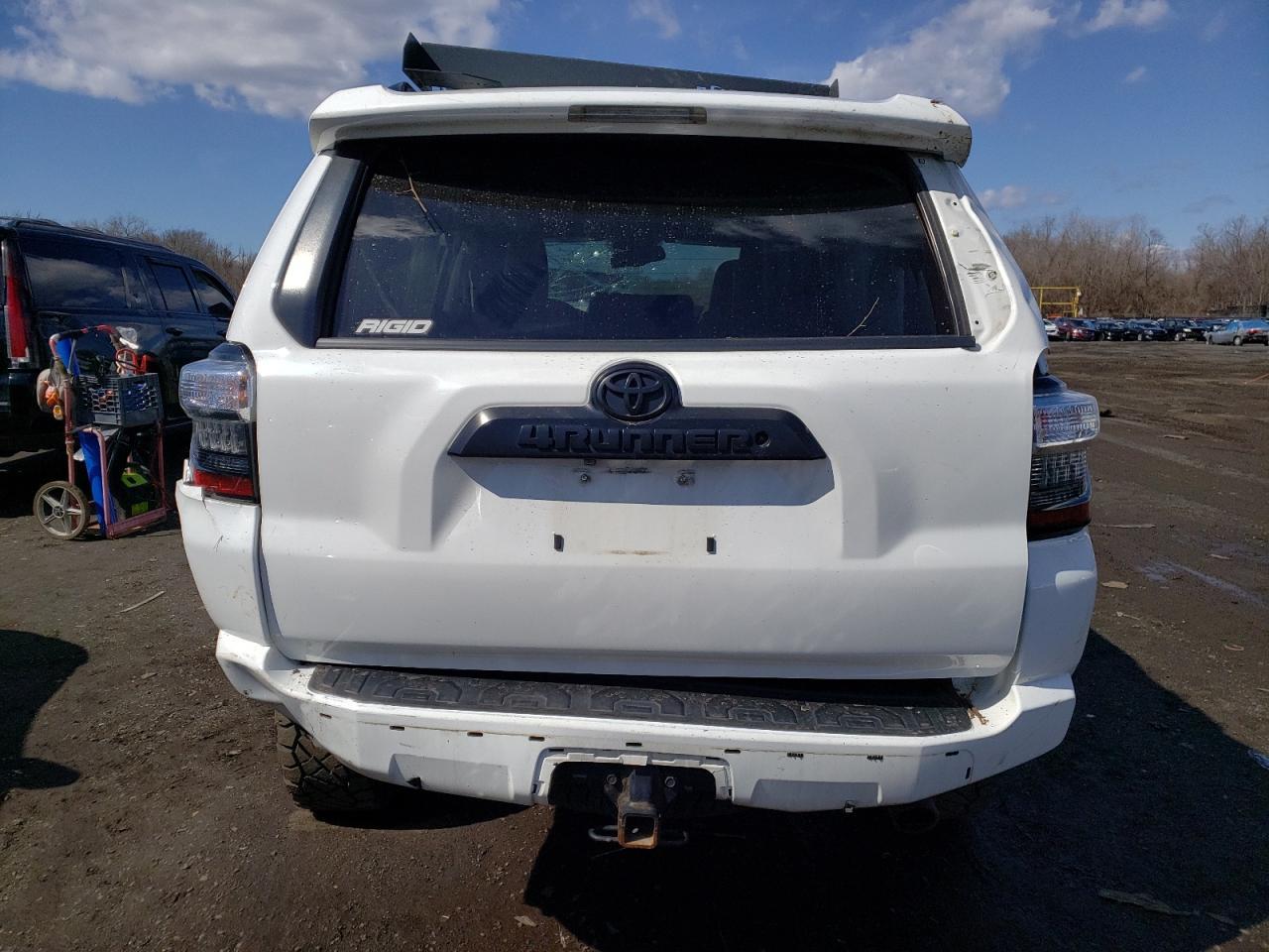 2019 TOYOTA 4RUNNER SR - Фото 6