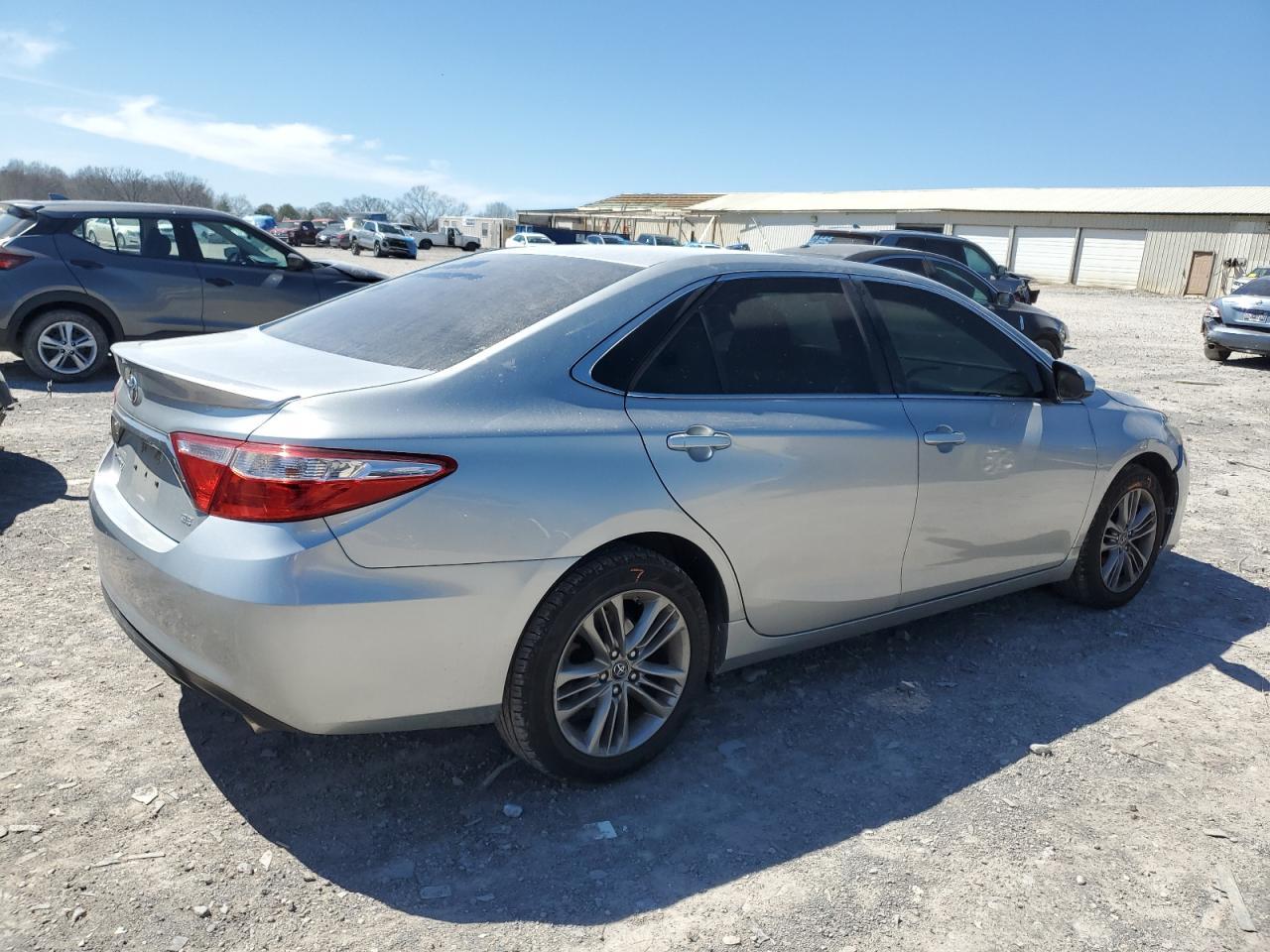 2016 TOYOTA CAMRY LE - Image 3