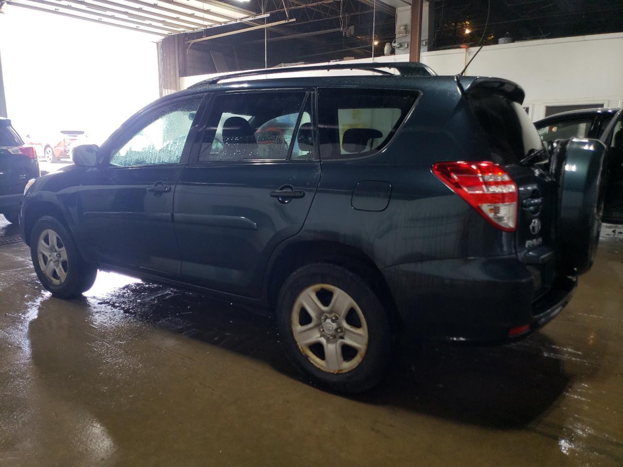 2011 TOYOTA RAV4 - Фото 2