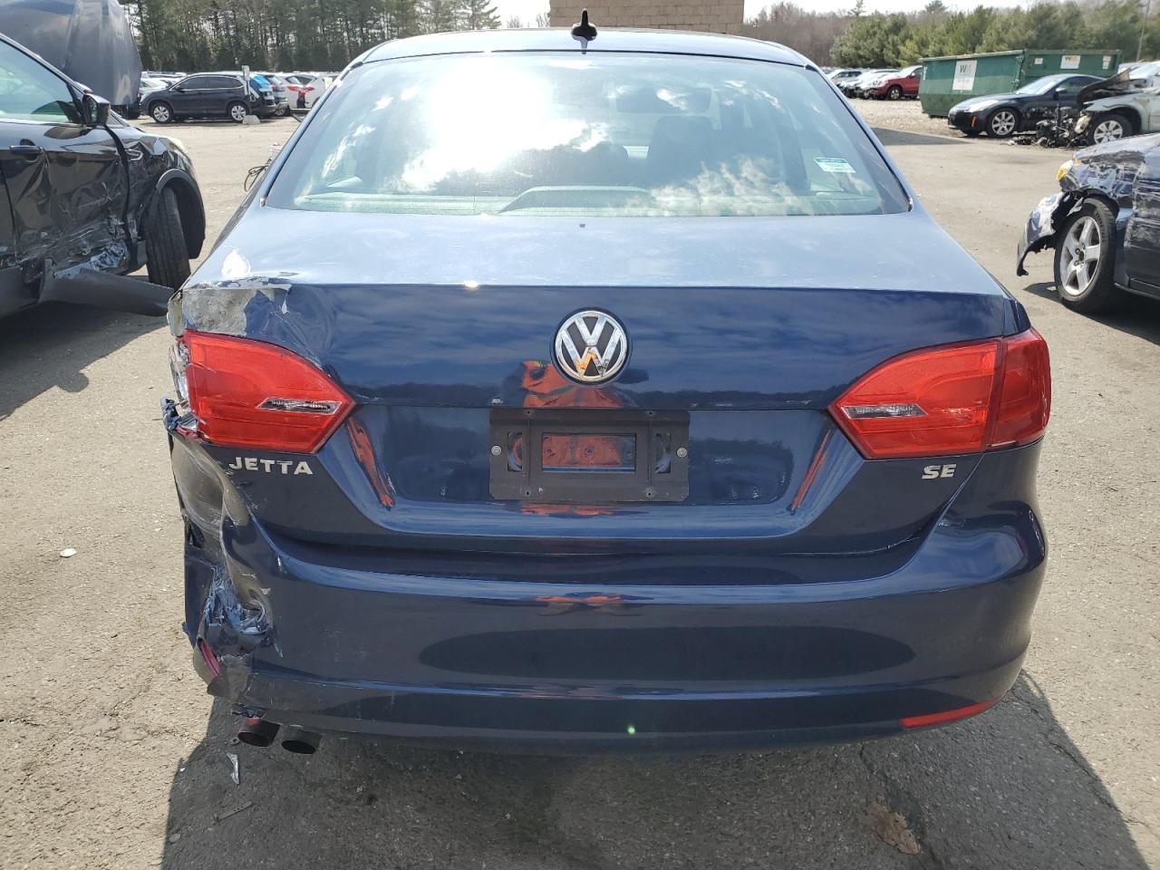 2014 VOLKSWAGEN JETTA SE - Image 6