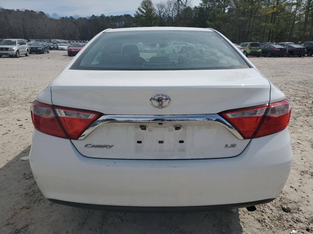 2017 TOYOTA CAMRY LE - Image 6