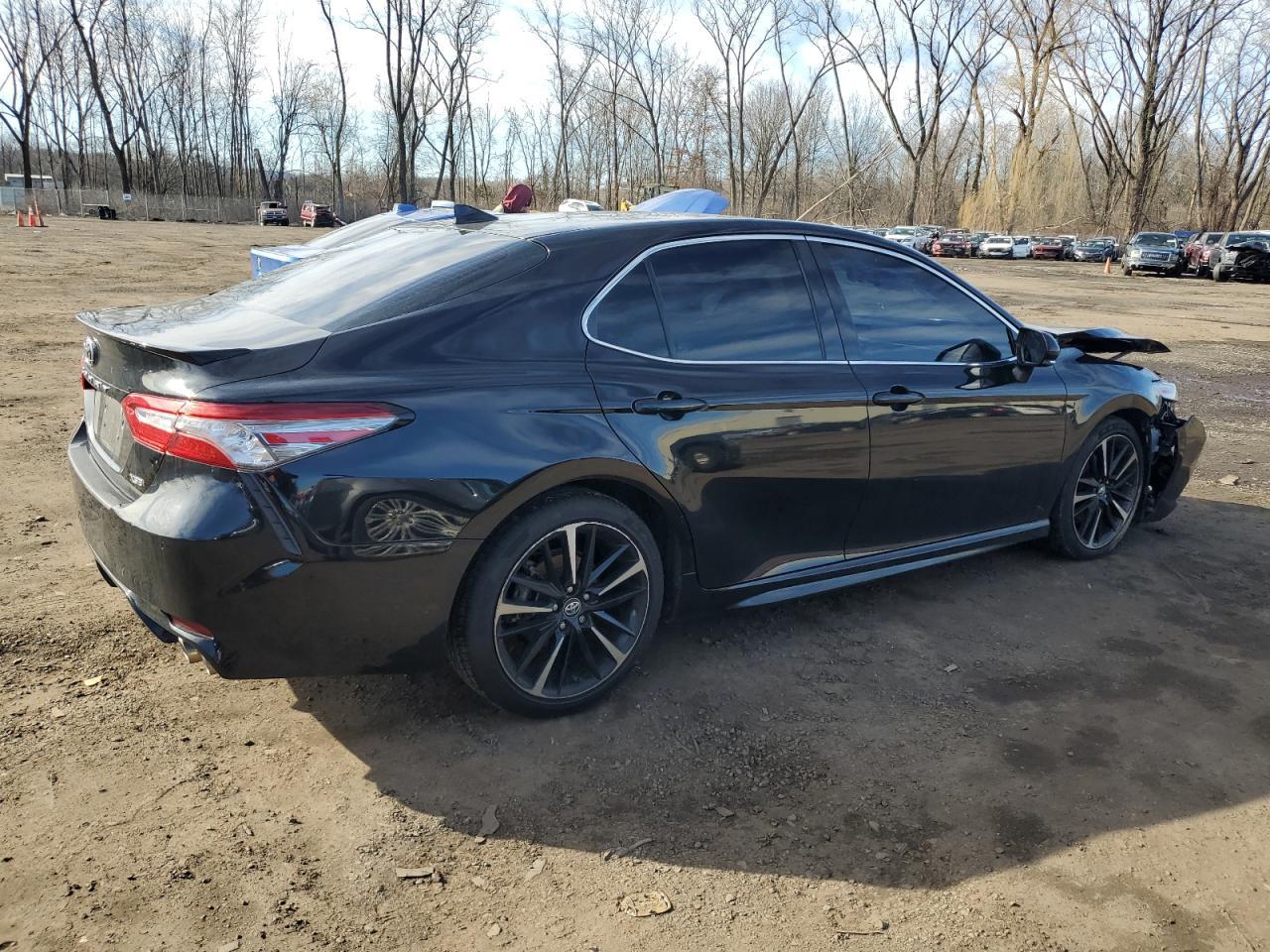 2018 TOYOTA CAMRY XSE - Фото 3