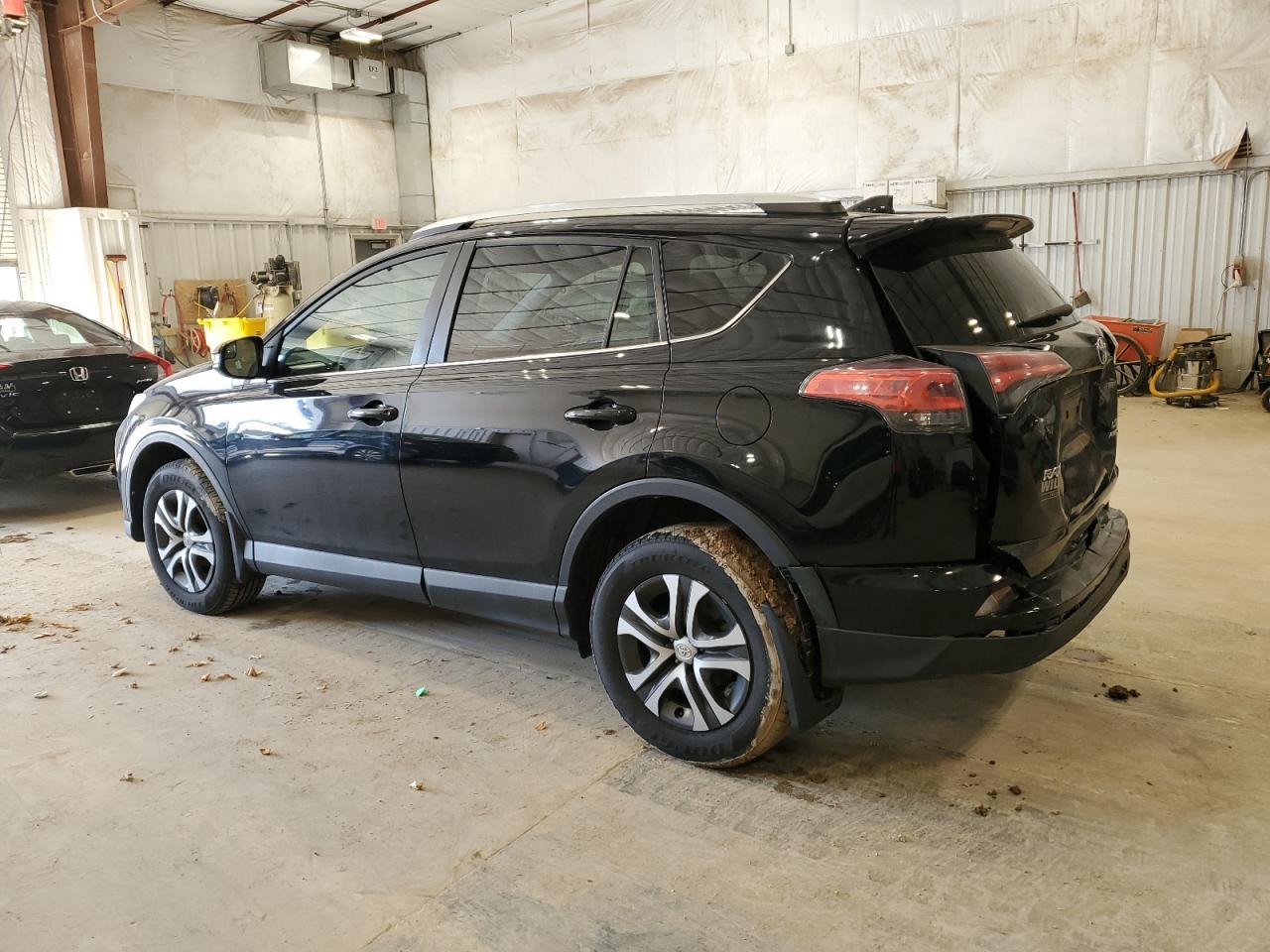 2016 TOYOTA RAV4 LE - Фото 2