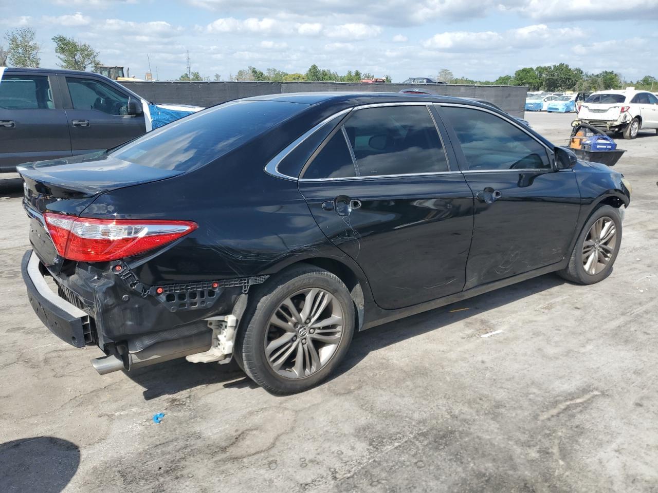 2016 TOYOTA CAMRY LE - Фото 3
