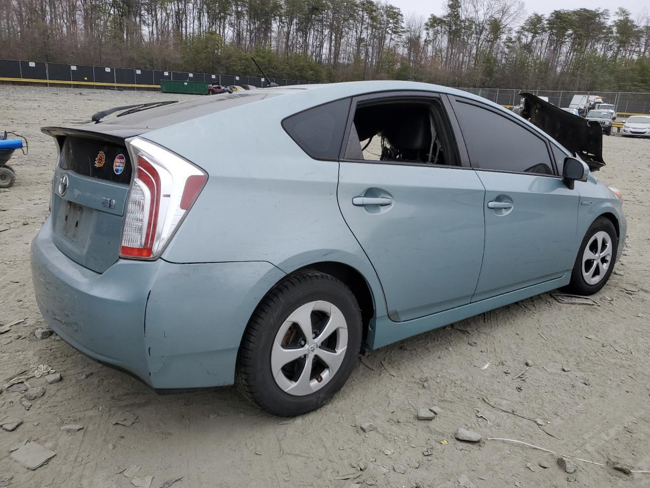 2015 TOYOTA PRIUS - Image 3