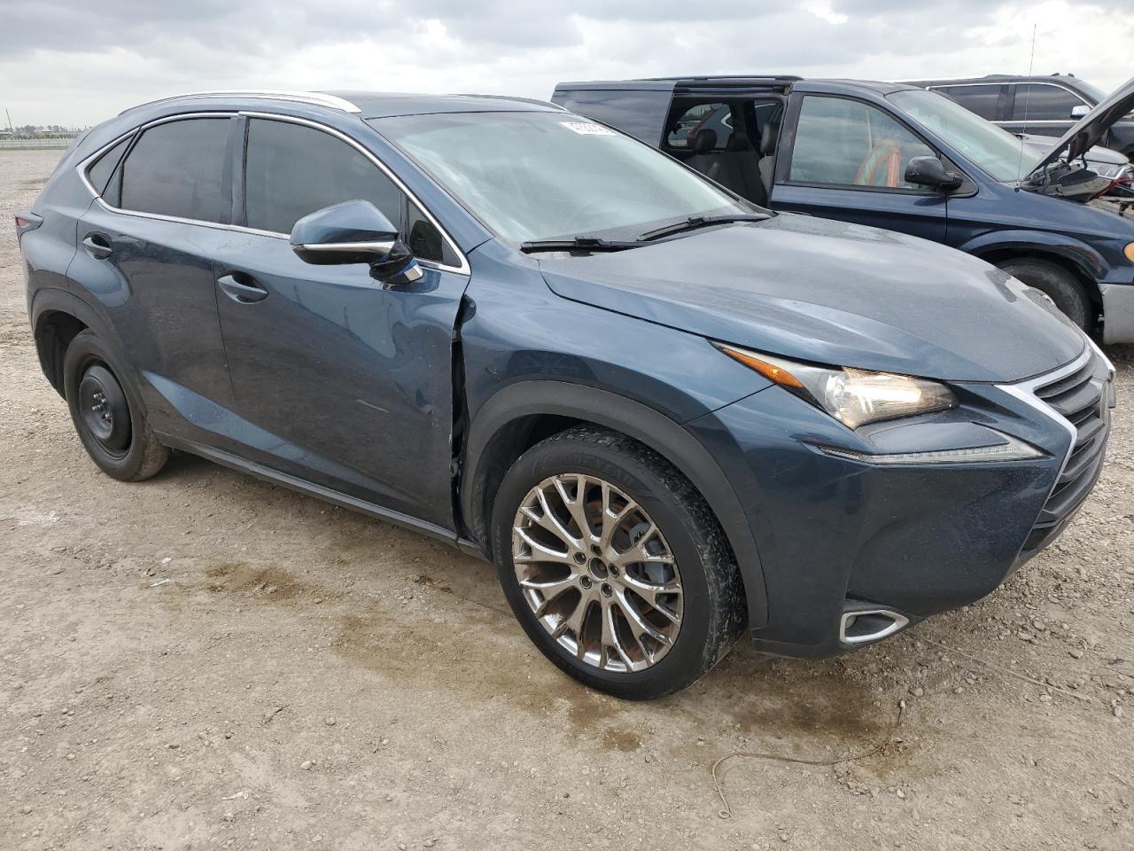 2015 LEXUS NX 200T - Фото 4