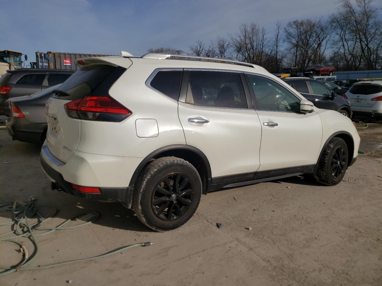 2017 NISSAN ROGUE S - Фото 3