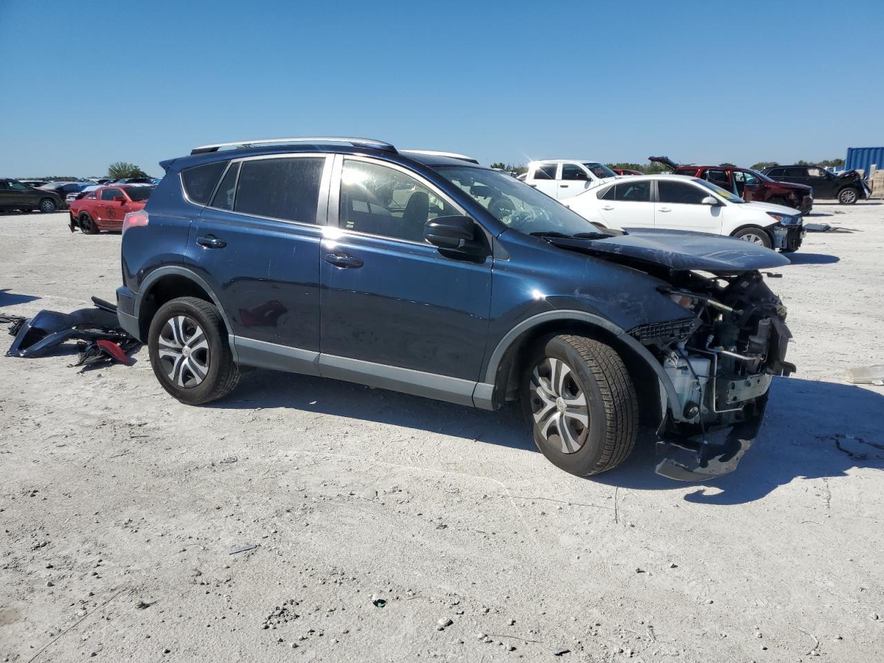 2018 TOYOTA RAV4 LE - Image 4