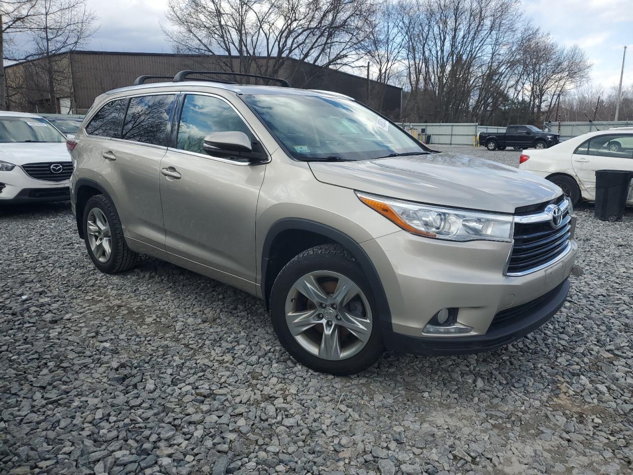 2015 TOYOTA HIGHLANDER - Image 4