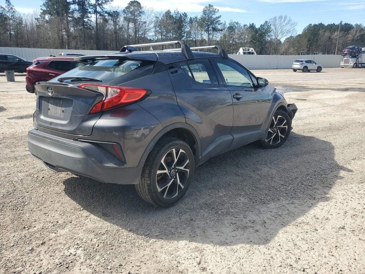 2019 TOYOTA C-HR XLE - Image 3