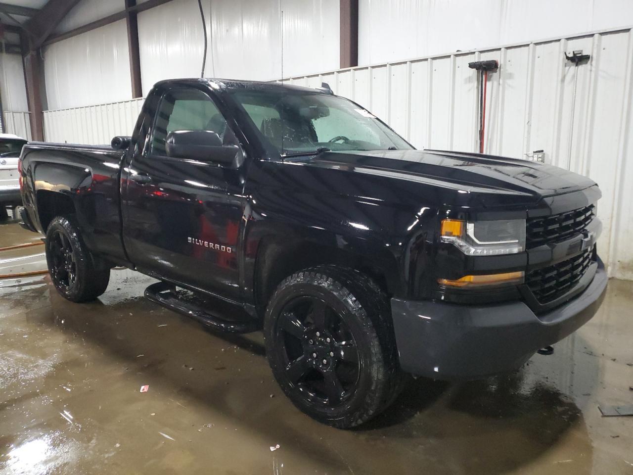 2017 CHEVROLET SILVERADO - Image 4