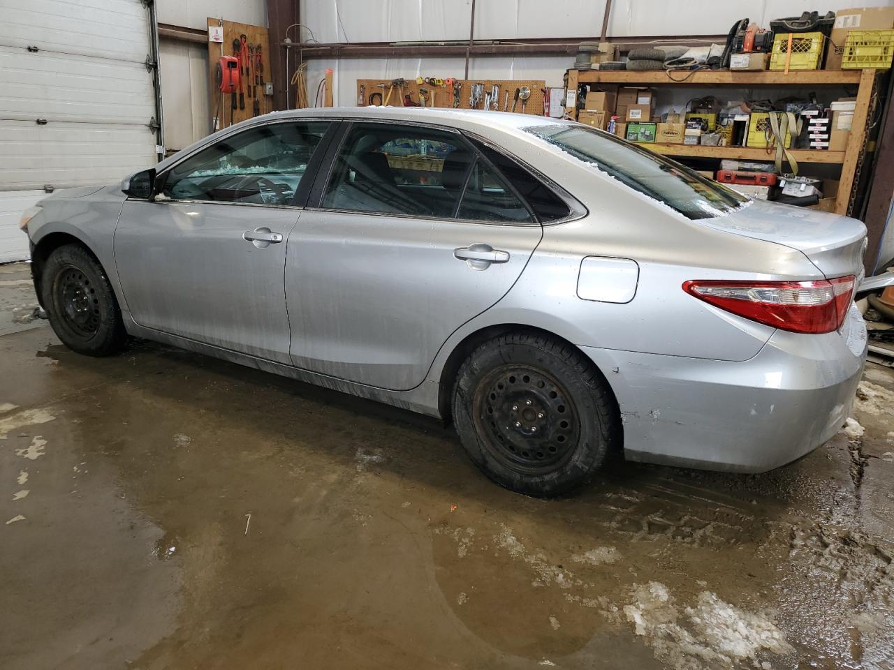 2016 TOYOTA CAMRY LE - Image 2