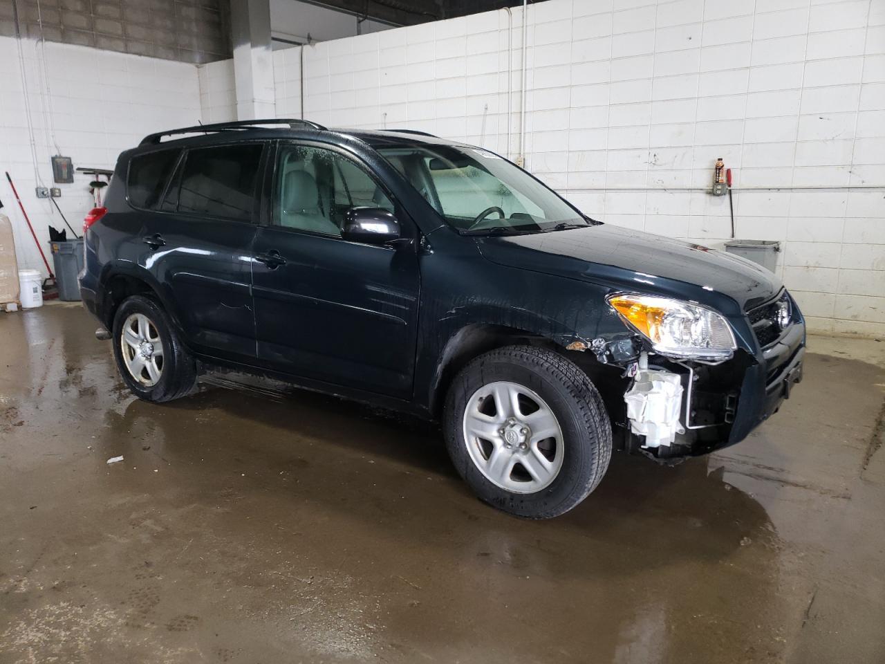 2011 TOYOTA RAV4 - Фото 4