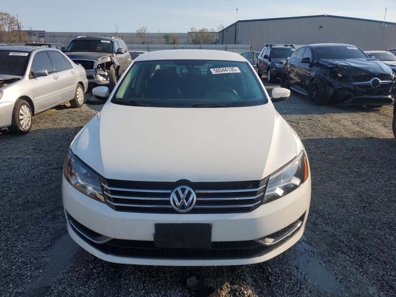 2014 VOLKSWAGEN PASSAT S - Image 5