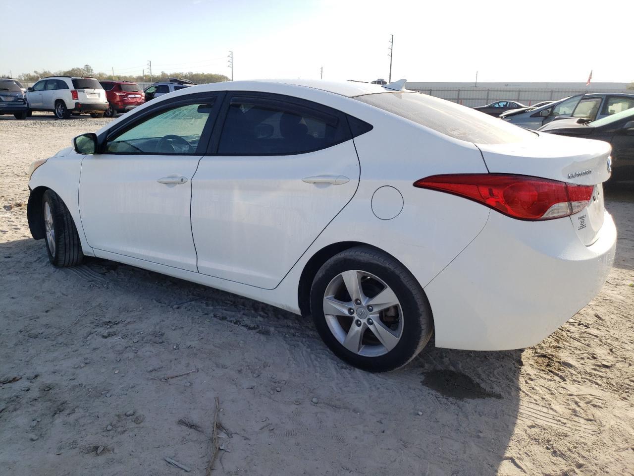 2013 HYUNDAI ELANTRA GL - Image 2