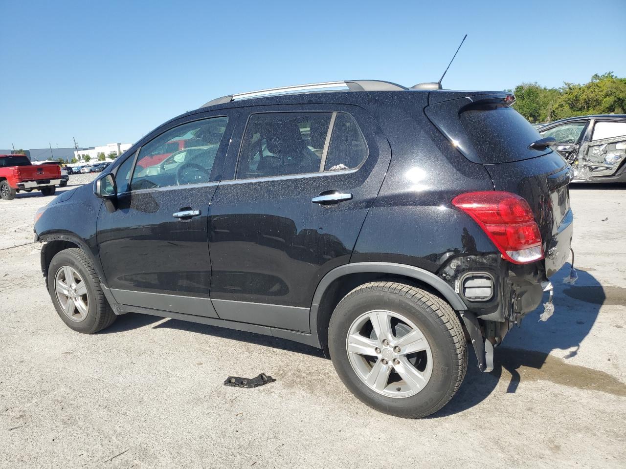 2019 CHEVROLET TRAX 1LT - Image 2