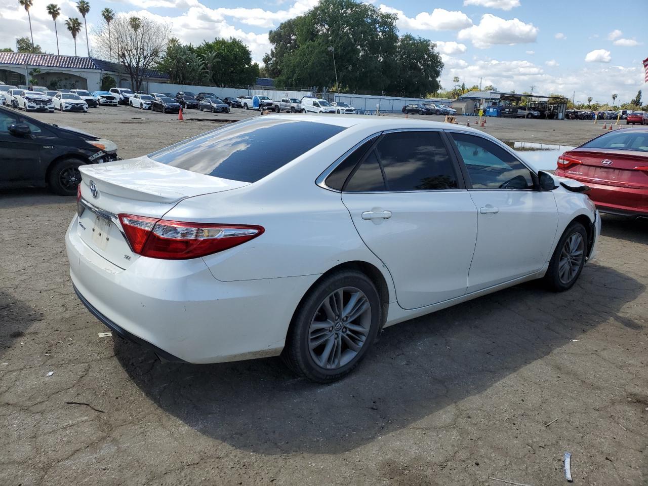2017 TOYOTA CAMRY LE - Image 3